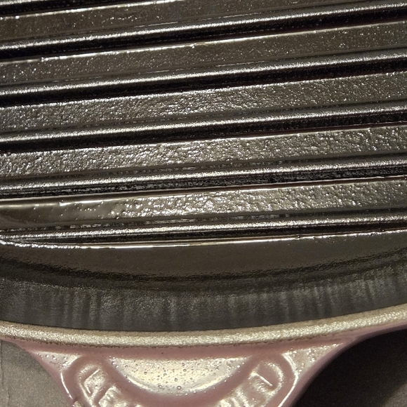 Le Creuset Enameled Cast Iron Signature Square Skillet Grill Discontinued Purple - Picture 7 of 7